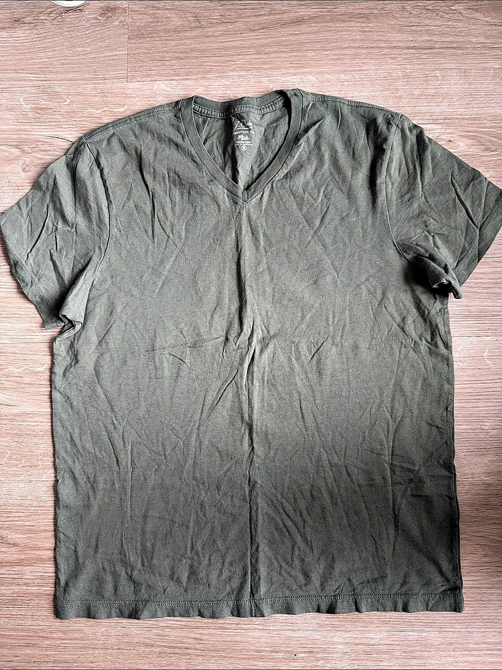 J.Crew Essential Tee V-Neck Cotton Tee Size Medium